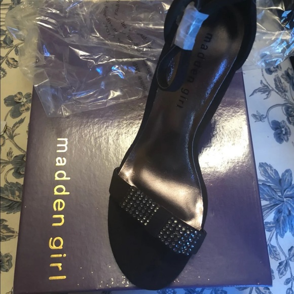 steve madden jubilee sandal